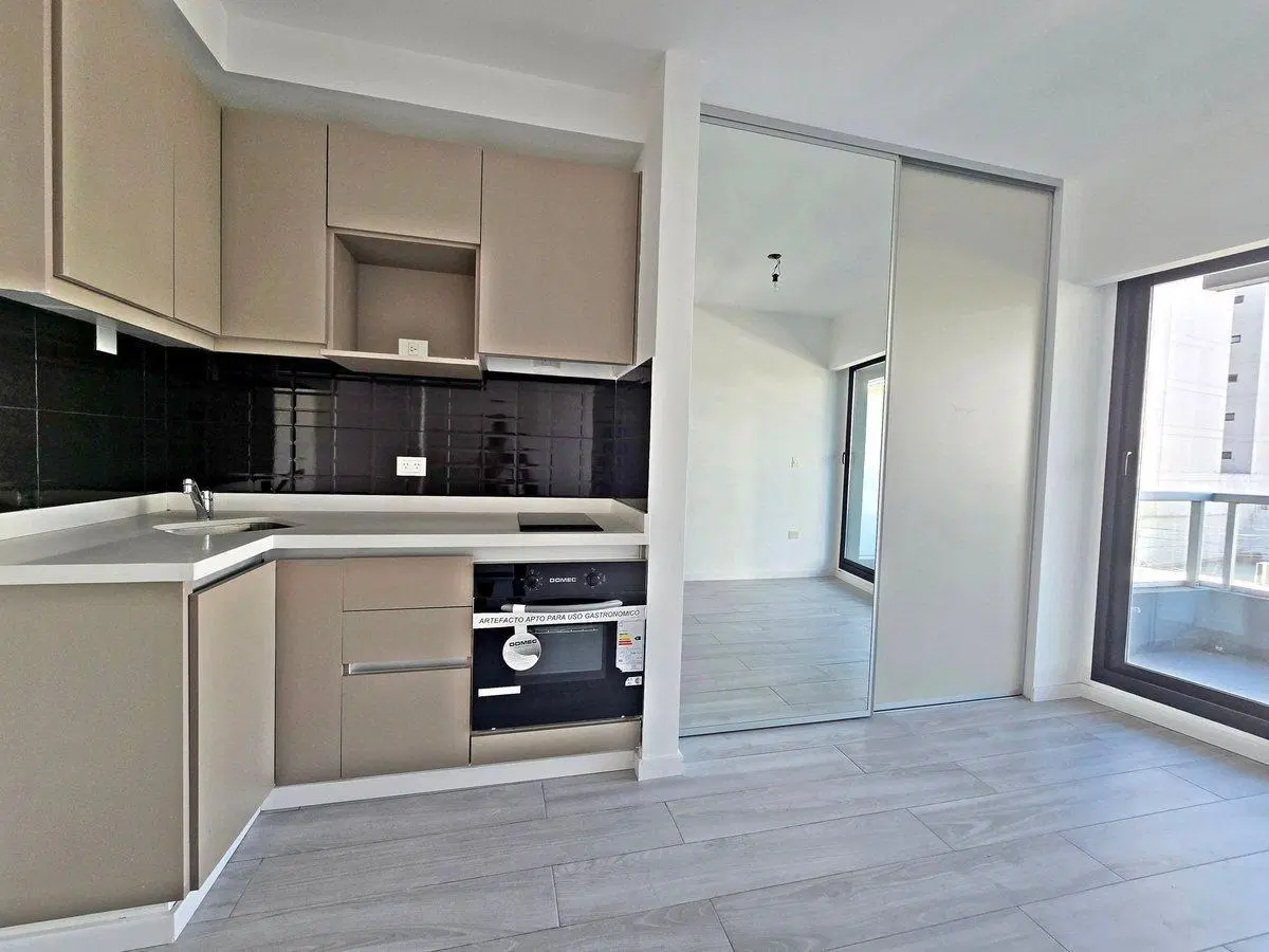 VENTA DEPARTAMENTO EN NUÑEZ AL FRENTE CON BALCÓN 4