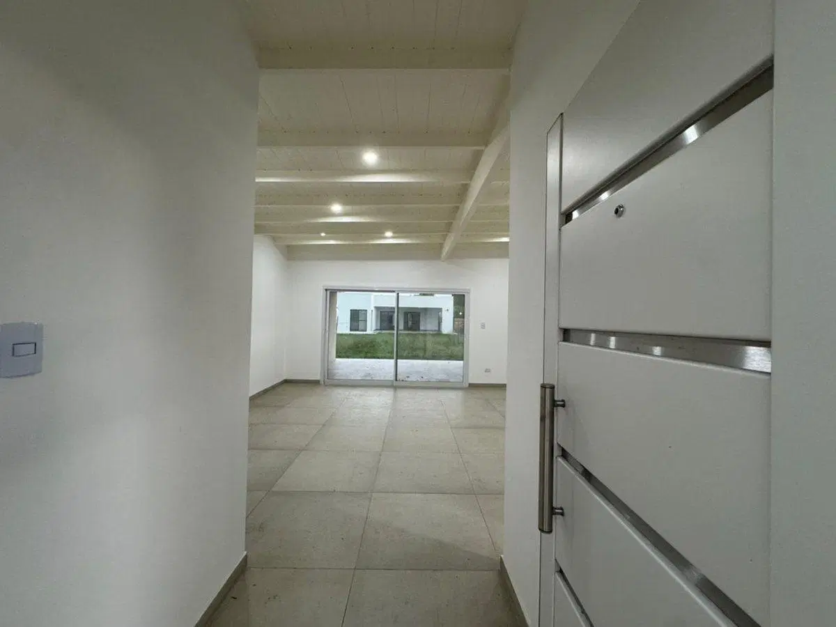 VENTA CASA 4 AMBIENTES EN SAN RAMON PILAR DEL ESTE 2
