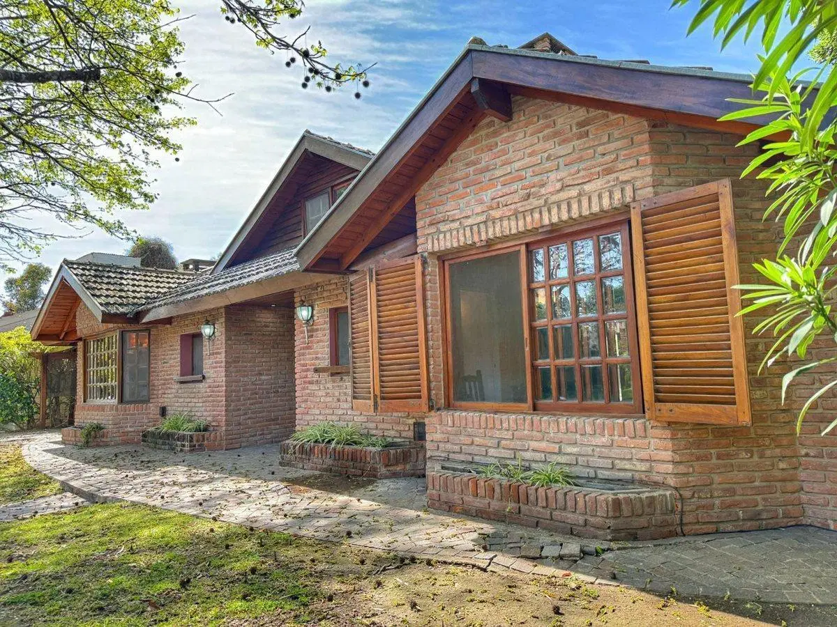 VENTA CASA 5 AMB EN LOS HORNEROS- APTO CREDITO 5