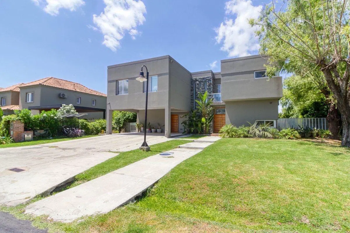 IMPECABLE CASA EN VENTA 7 AMB. TALAR DEL LAGO 2 3