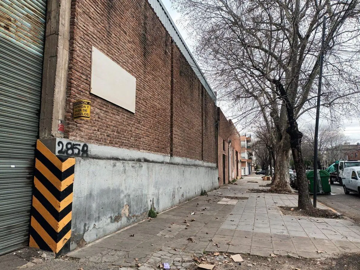 ALQUILER ANUAL DEPOSITO/ GALPON- BARRACAS 5