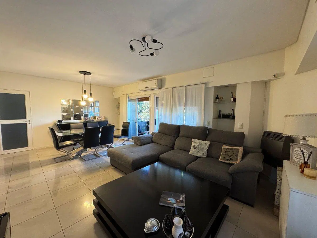 VENTA DEPTO 5 AMBIENTES EN VERSALLES C/COCHERA 3