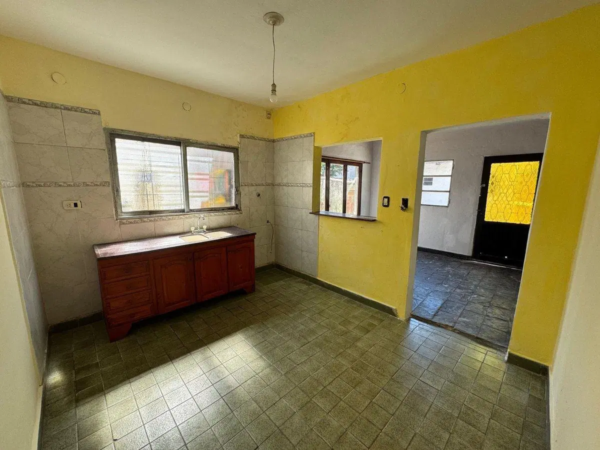 VENTA CASA 4 AMBIENTES EN GARIN. 5