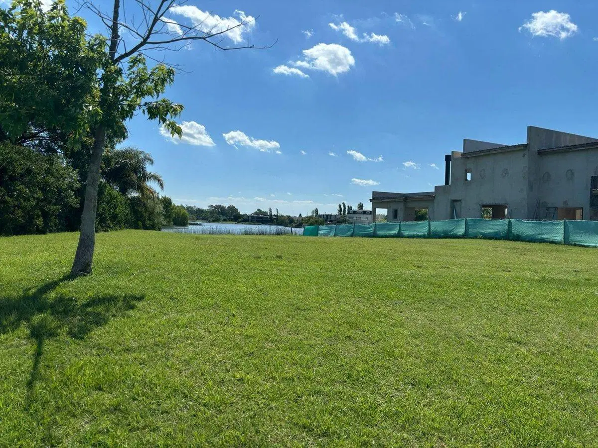 VENTA LOTE AL LAGO BARRIO SAN MARCO VILLA NUEVA 5