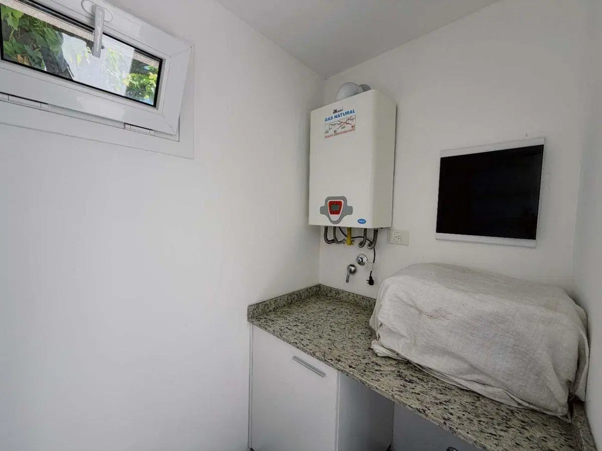 CASA EN VENTA 4 AMB. A ESTRENAR CON PILETA PACHECO 5