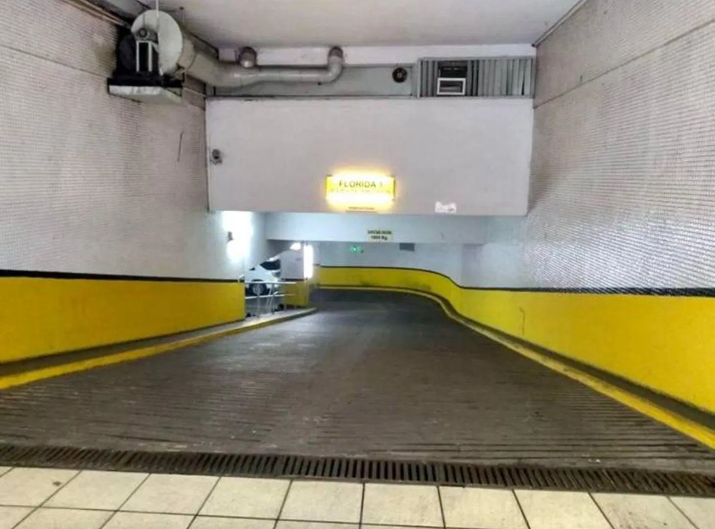 Cochera en Venta/Alquiler en Microcentro 3