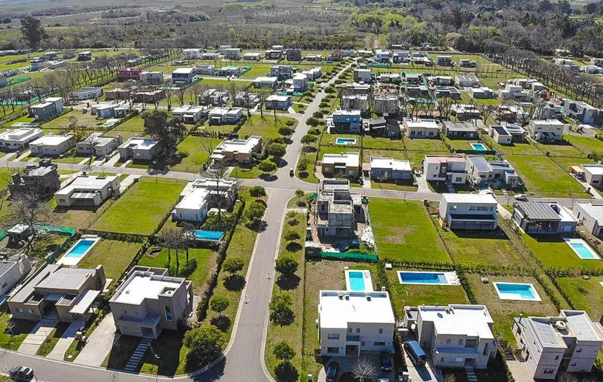 Venta Lote  Barrio Santa Emilia Pilar del Este 3