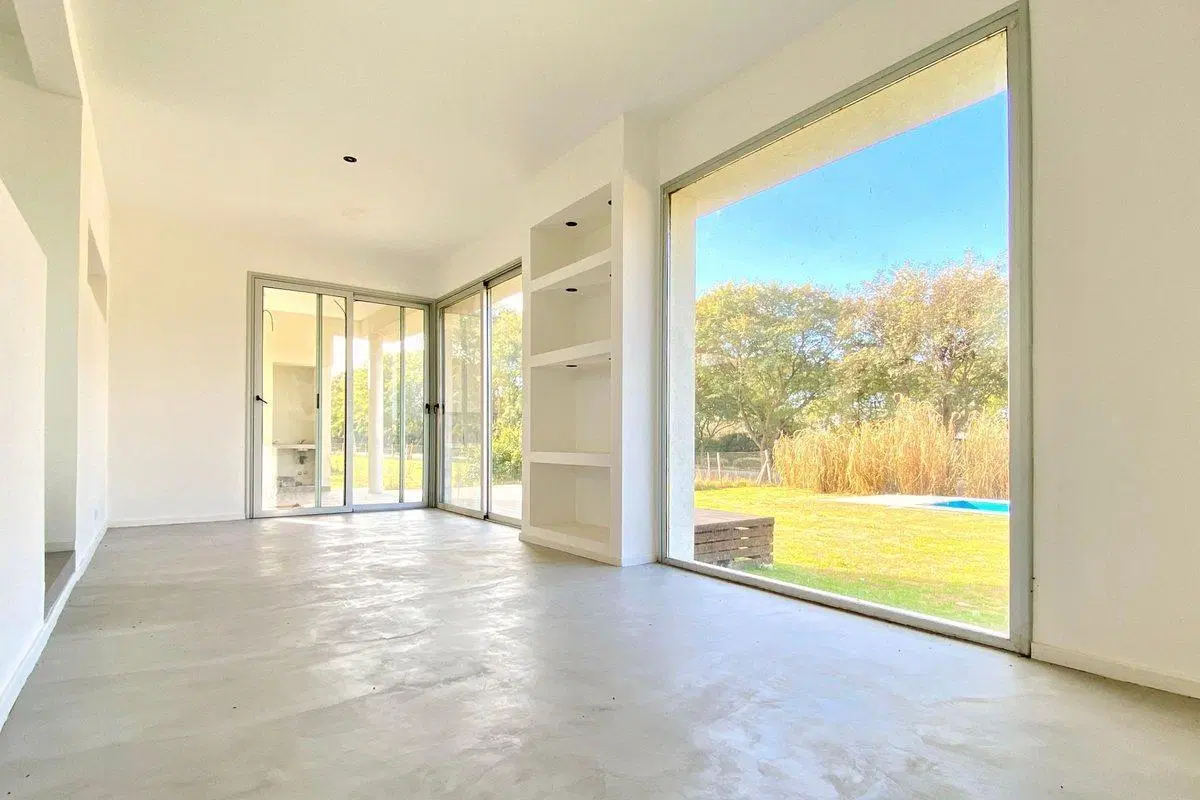 Venta Casa 3 Dormit. y Depend. Pileta San Matías 5