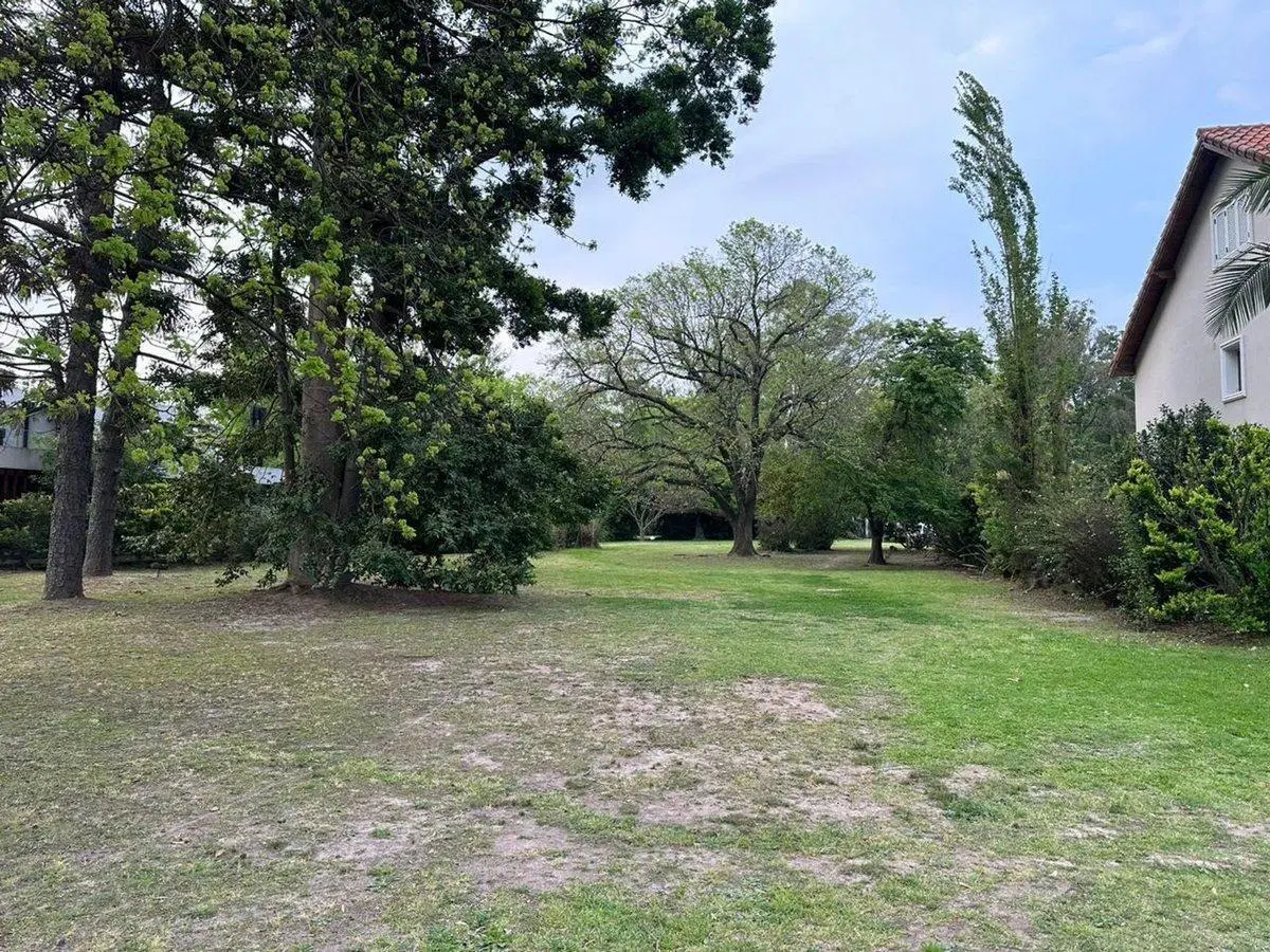 Venta de lote en barrio cerrado Fincas del Lago 2