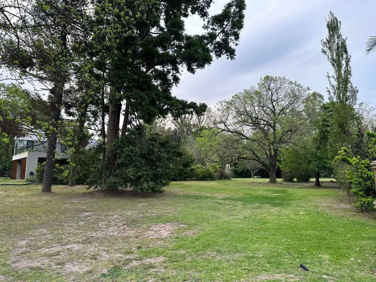 Venta de lote en barrio cerrado Fincas del Lago 5