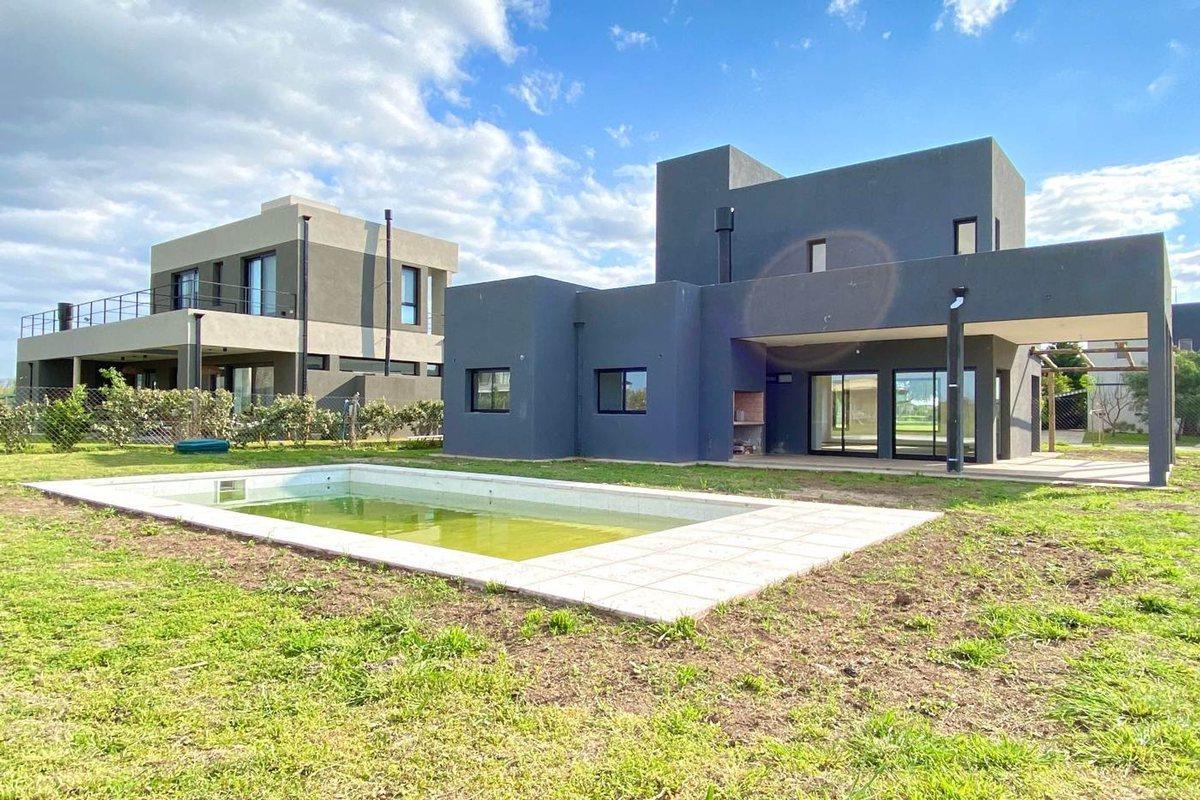 Venta Casa a Estrenar Pileta Interno San Sebastian