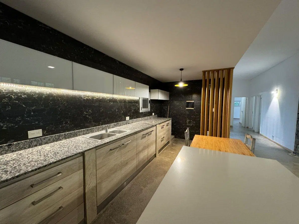VENTA CASA DE DISEÑO BARRIO SAN MATIAS ESCOBAR 5