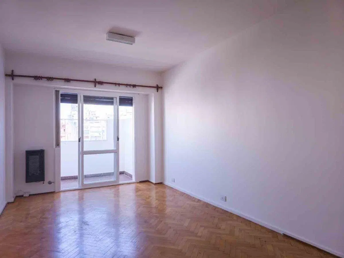 ALQUILER MONOAMBIENTE CON BALCÓN BARRIO NORTE 2