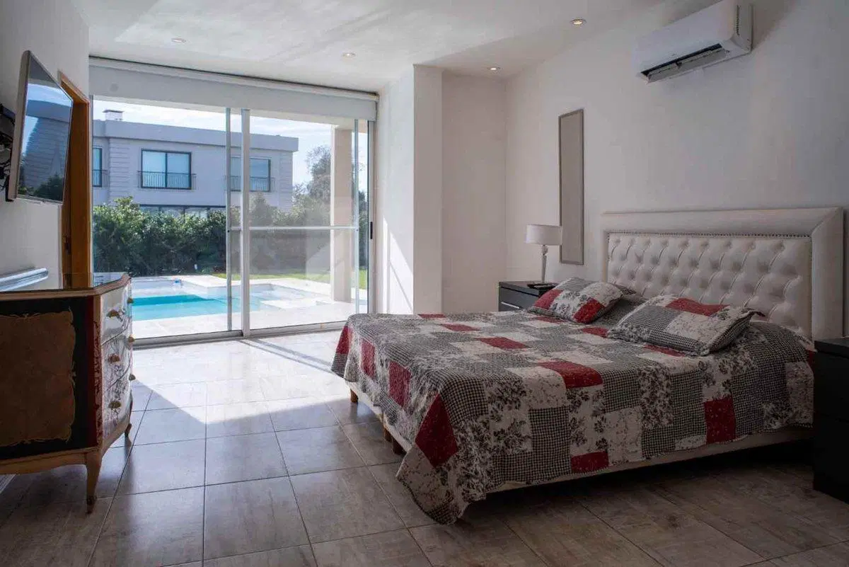 ALQUILER CASA 6 AMBIENTES HARAS SANTA MARIA 3