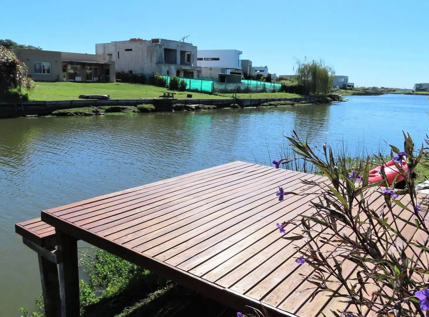 Venta Casa 4 Domitorios a la Laguna en El Cantón 4