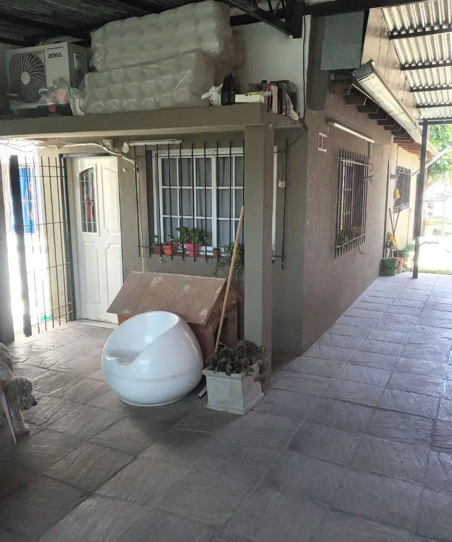 Venta de casa de 3 amb y local comercial en Moreno 5