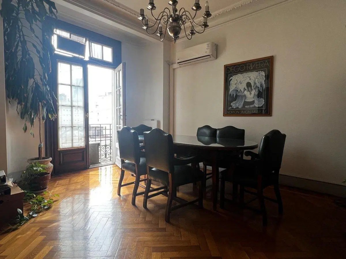 Venta departamento 5 ambientes de categoria 4