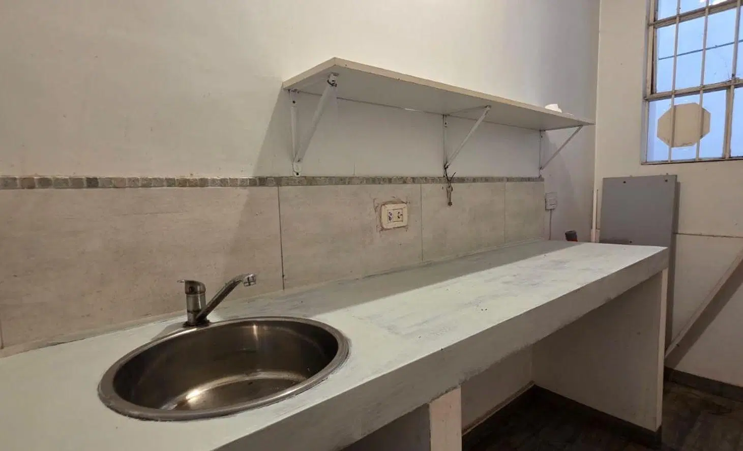 LOCAL EN ALQUILER AV. CORDOBA CABA DIVERSOS RUBROS 4