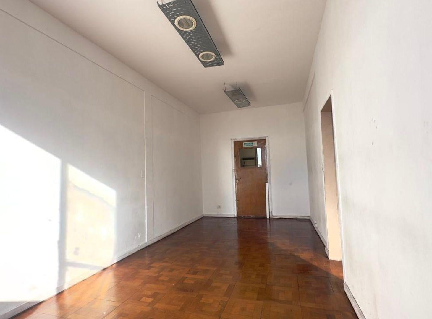 OFICINA EN VENTA EN EL BARRIO DE MONSERRAT