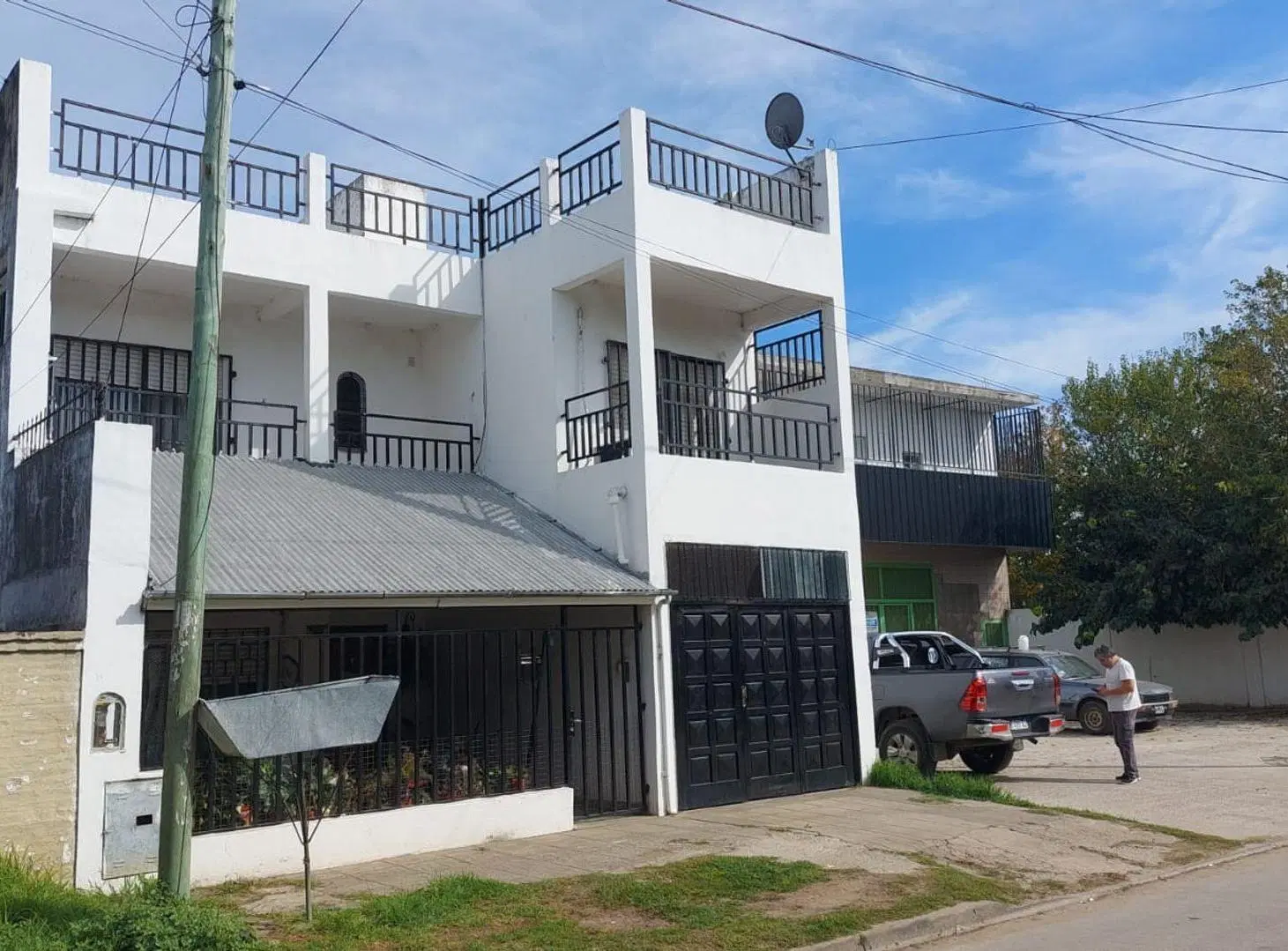 Casa de 5 ambientes venta en Escobar con cochera 2