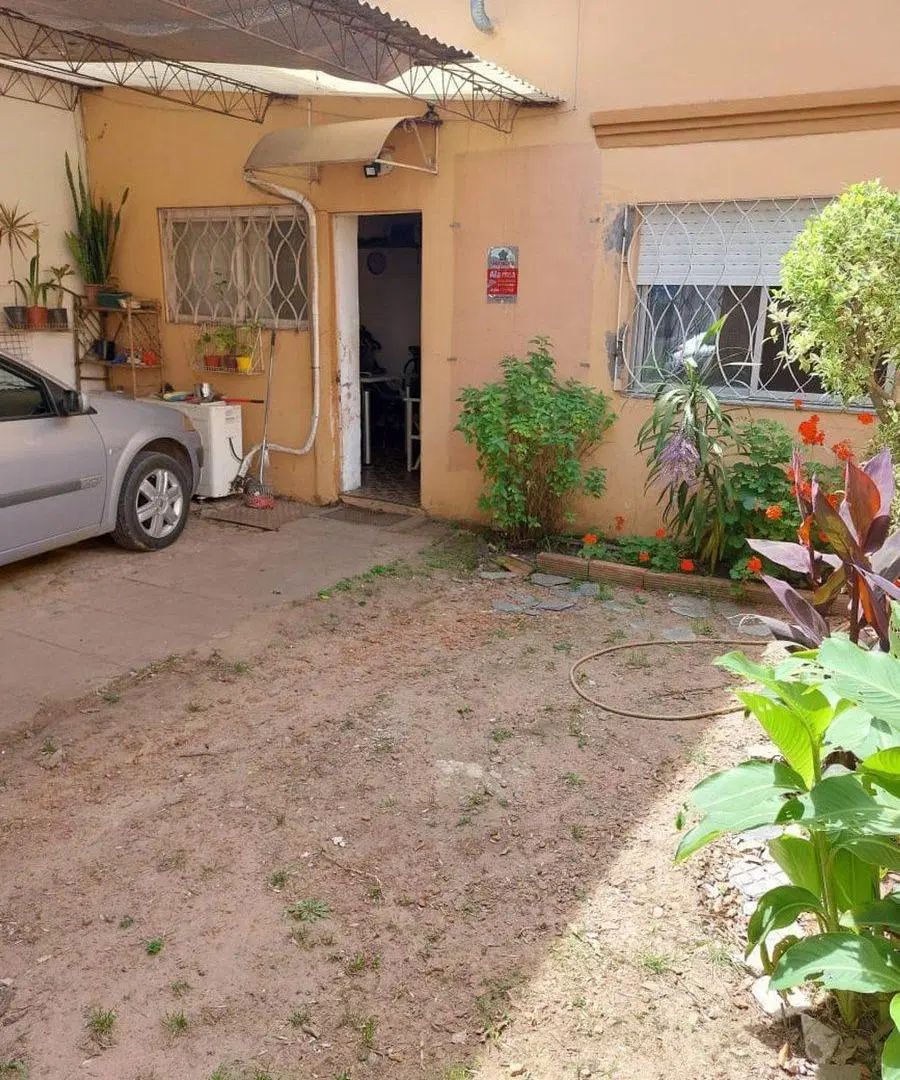 Venta Ph con Cochera a refaccionar en escobar 5