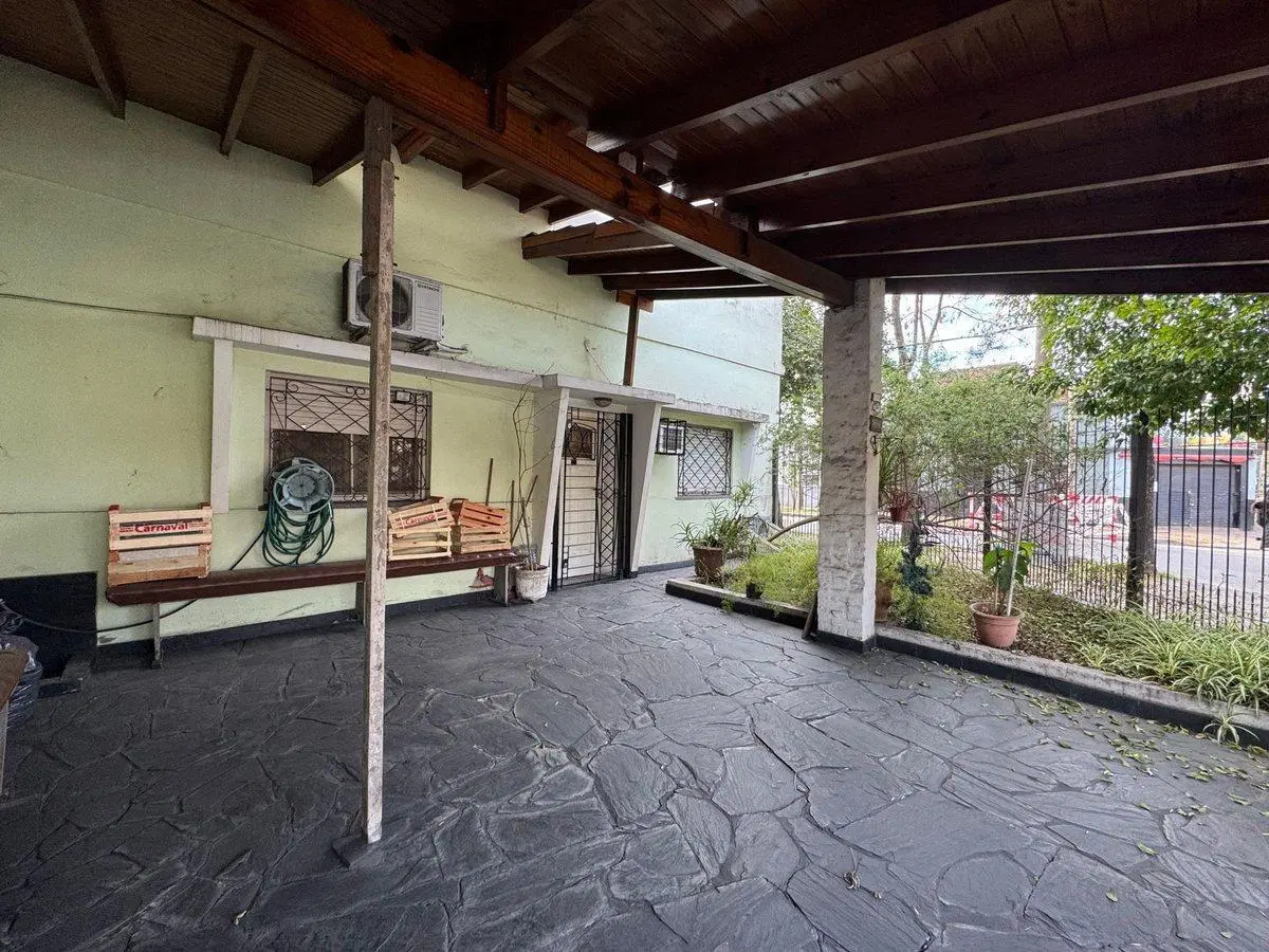 Venta de casa 3 ambientes en Jose Leon Suarez 3