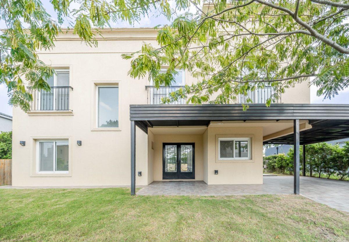 VENTA CASA 5 AMBIENTES EN SAN MATIAS