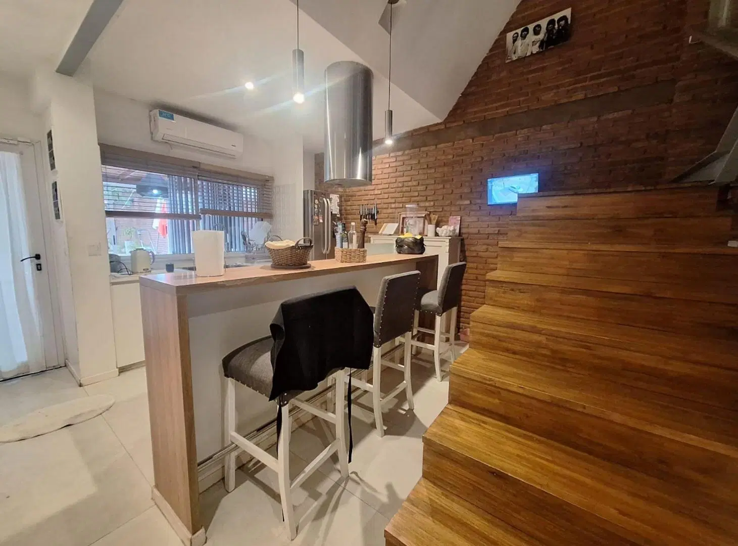 CASA DE 5 AMBIENTES EN VENTA EN TORTUGUITAS 8