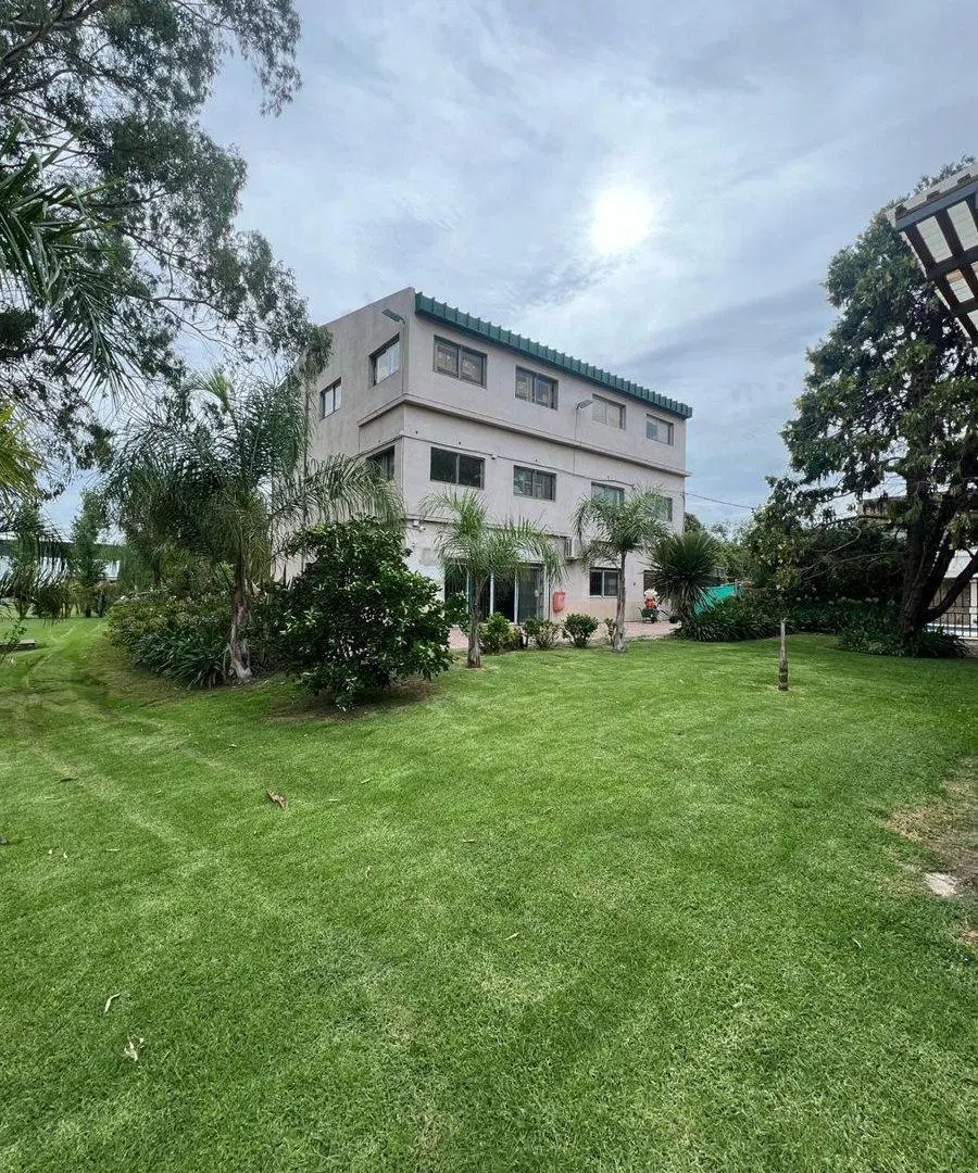 Venta Galpón Industrial / Comercial en Jose C Paz 2