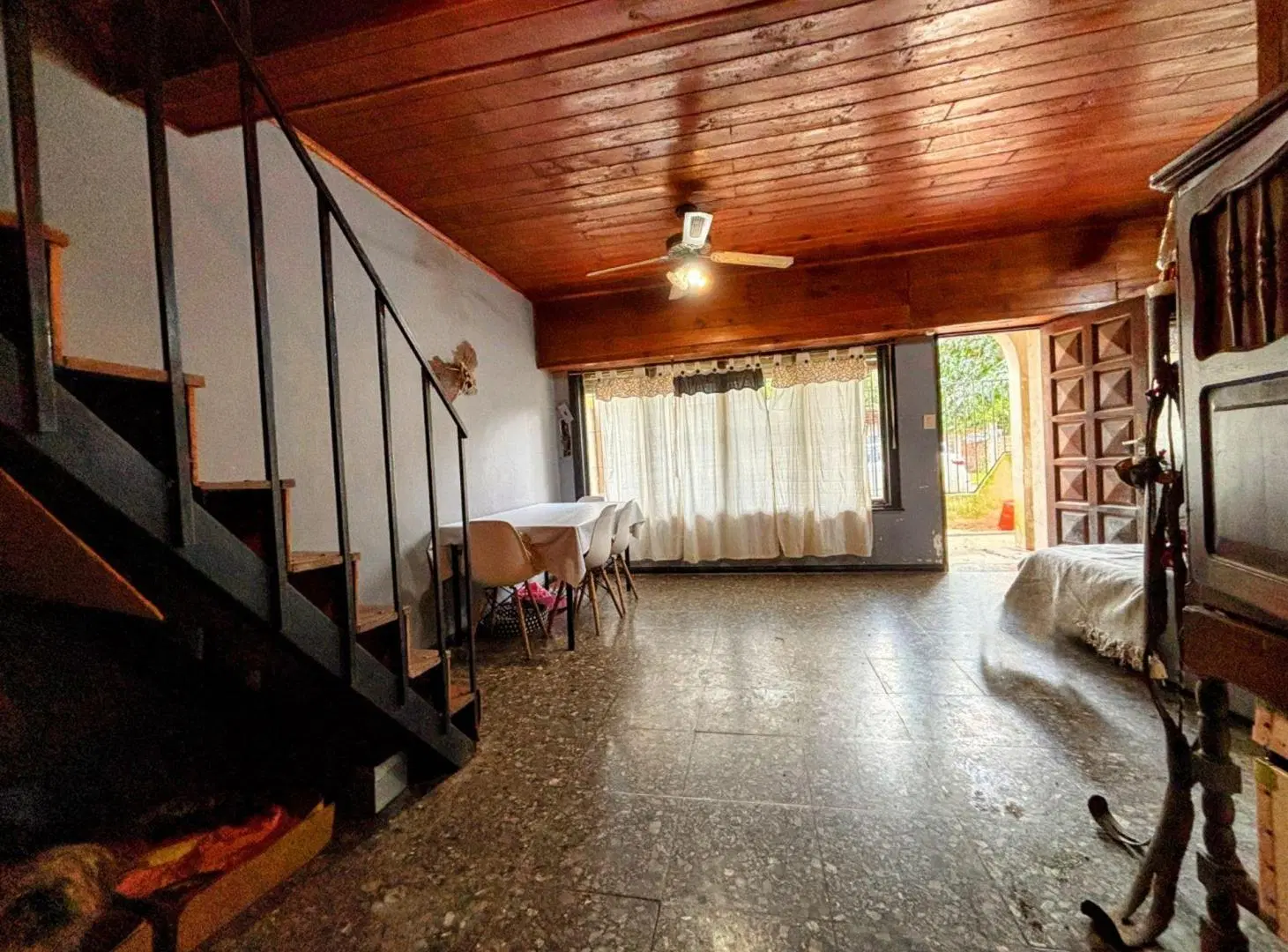VENTA CASA MULTIFAMILIAR 6 AMBIENTES EN EL TALAR 2