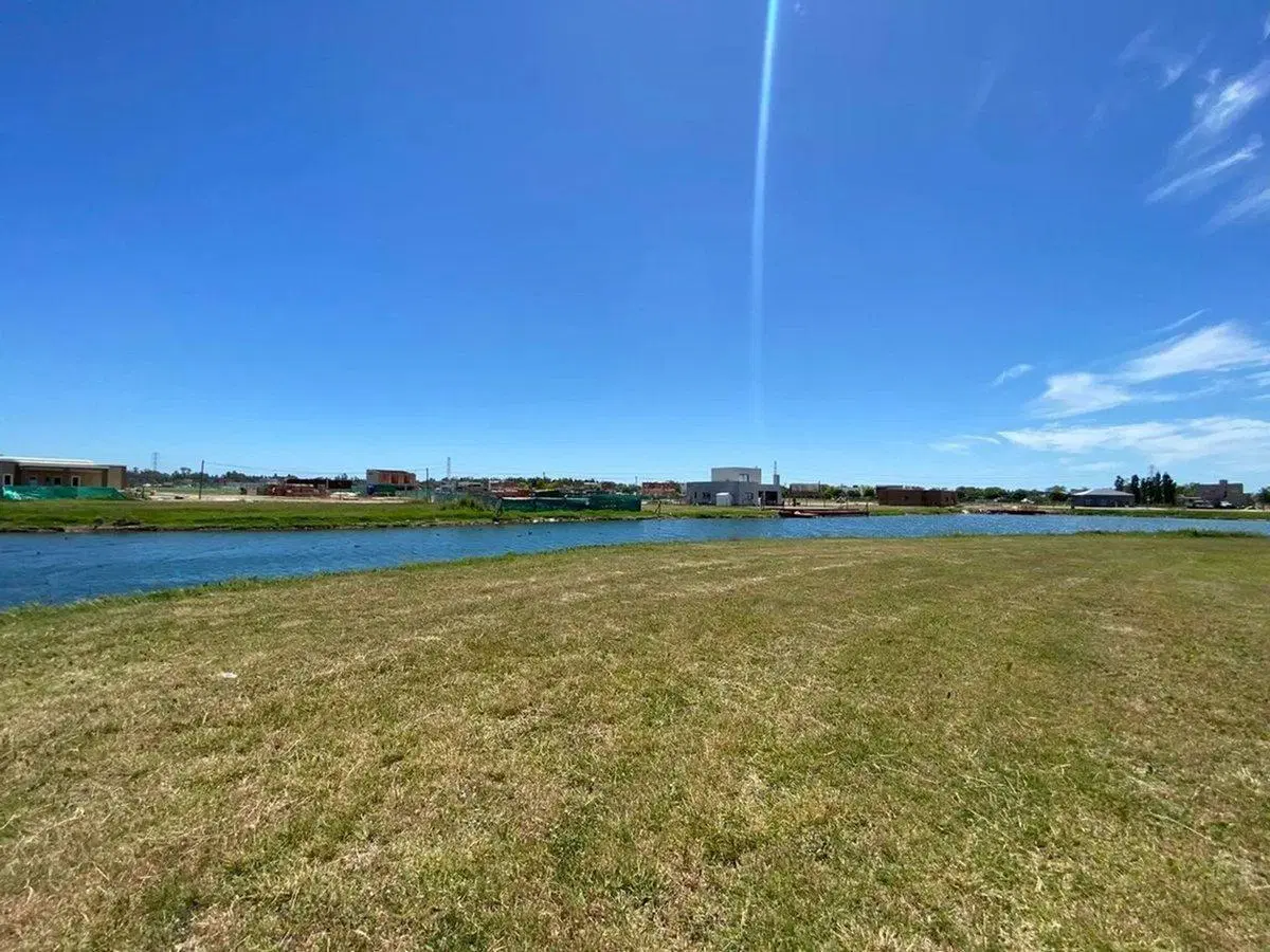 VENTA DE LOTE EN EL BARRIO CERRADO  "EL ENSUEÑO " 4