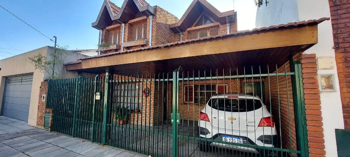 CASA EN VENTA DE 6 AMB EN SAN MARTIN B° SAN ANDRES 4