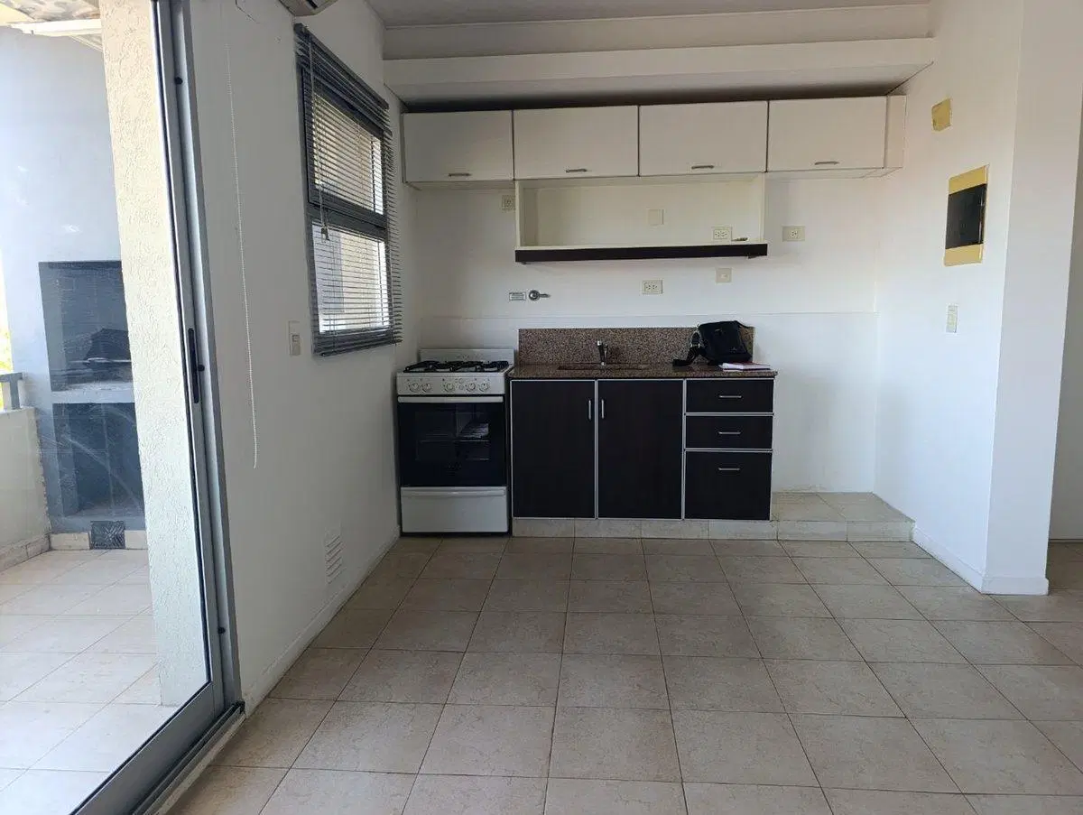 Departamento en Alquiler balcón parrilla Tigre 2