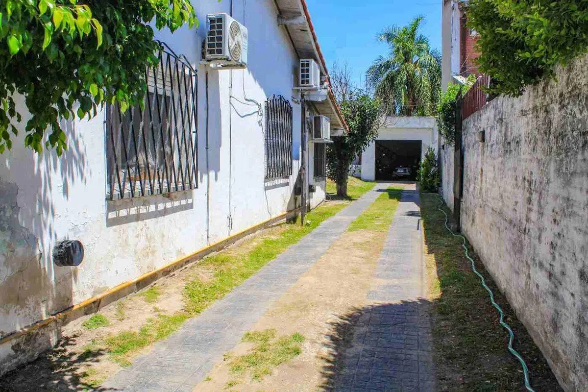 CASA 4 AMBIENTES EN VENTA TRONCOS DEL TALAR 2