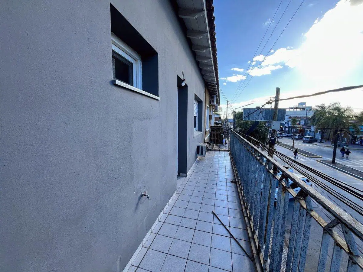 VENTA DEPARTAMENTO 4 AMB. MAS DOS LOCALES EL TALAR 3