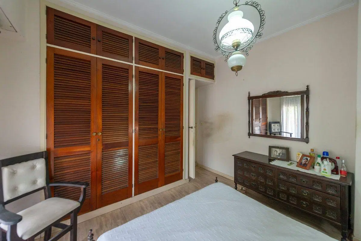 Casa multifamiliar Venta 7 amb. con jardin-Olivos 4