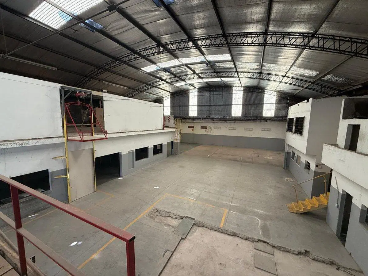 Alquiler de Depósito con Oficinas - San Miguel 4