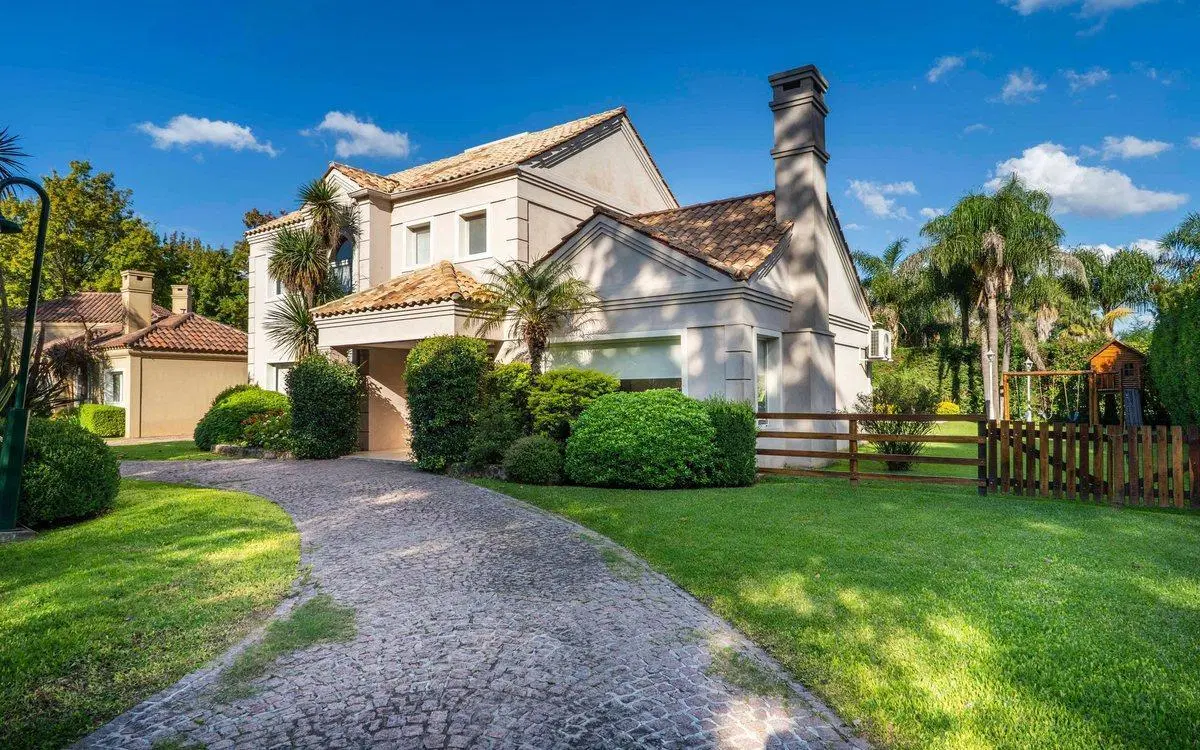 Casa en venta en Barrio La Peregrina Pilar 3