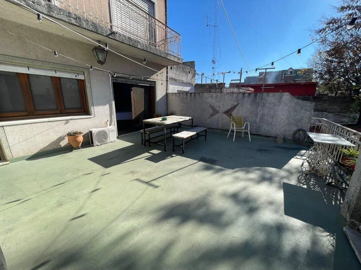 VENTA LOCAL (420M2) EN TIGRE CENTRO  AV CAZON 8