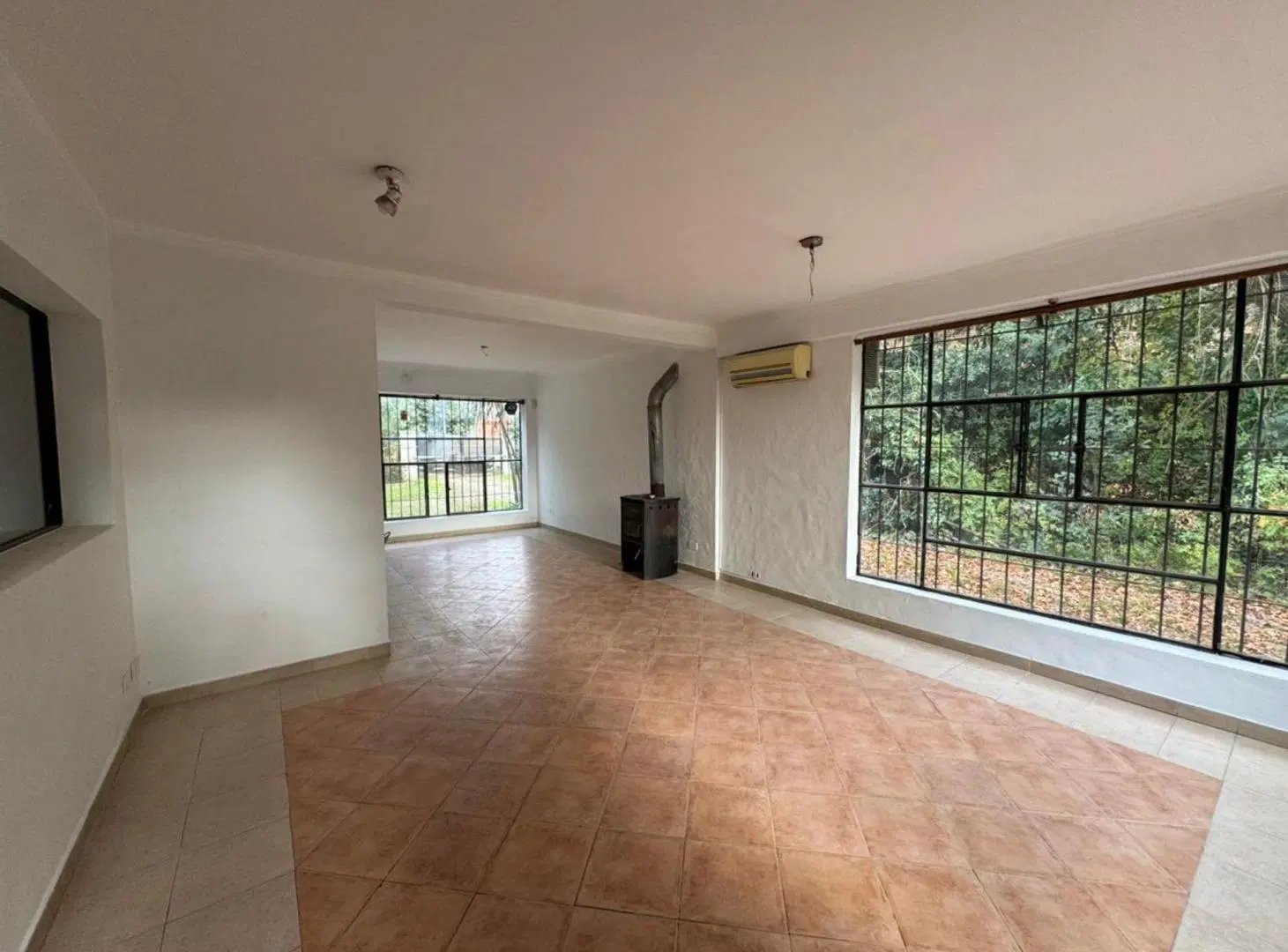 VENTA CASA 4 AMBIENTES EN LOMA VERDE, APTO CREDITO 2