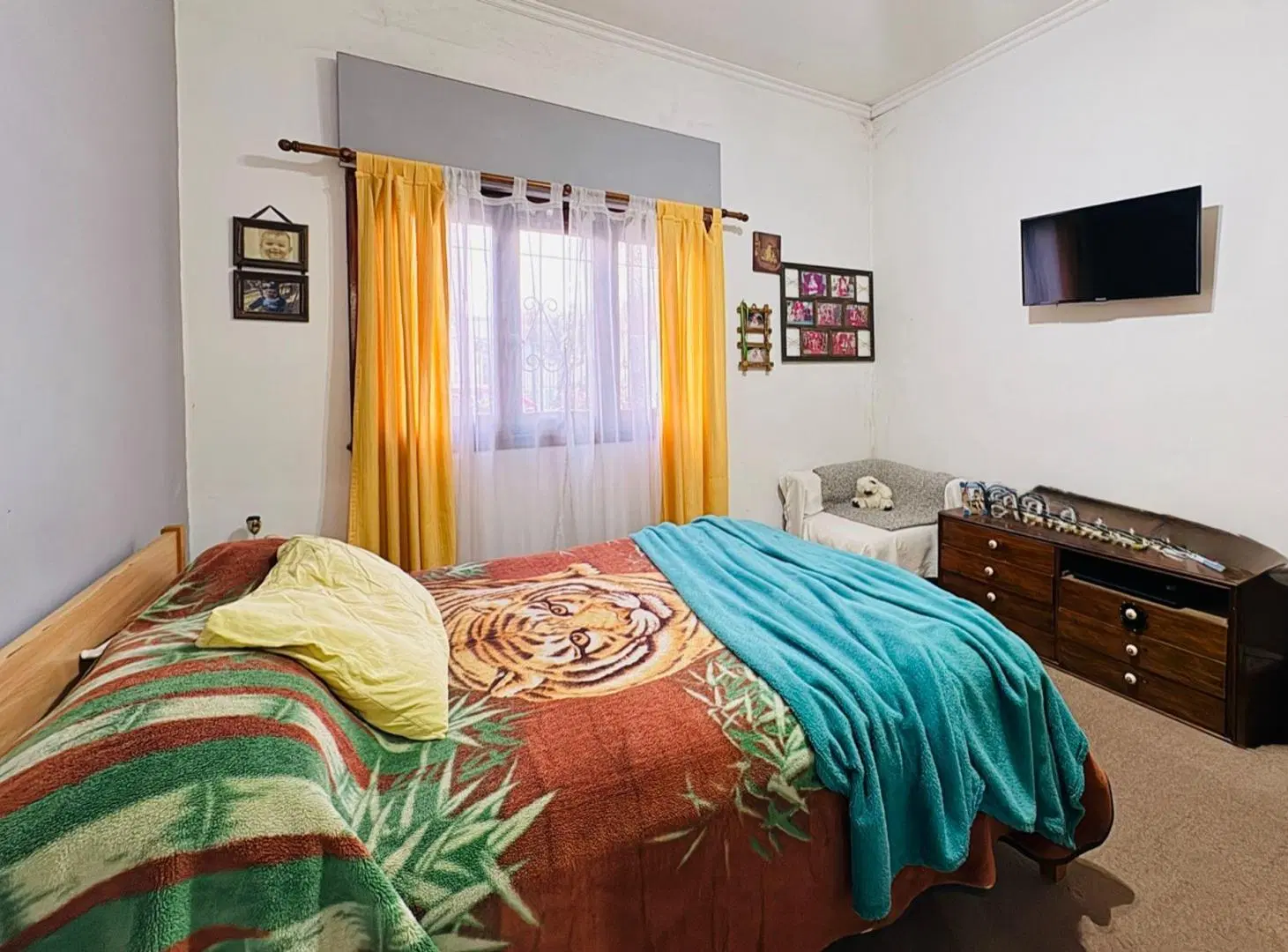 VENTA CASA 3 DORMITORIOS 2 COCHERAS VILLA ADELINA 8
