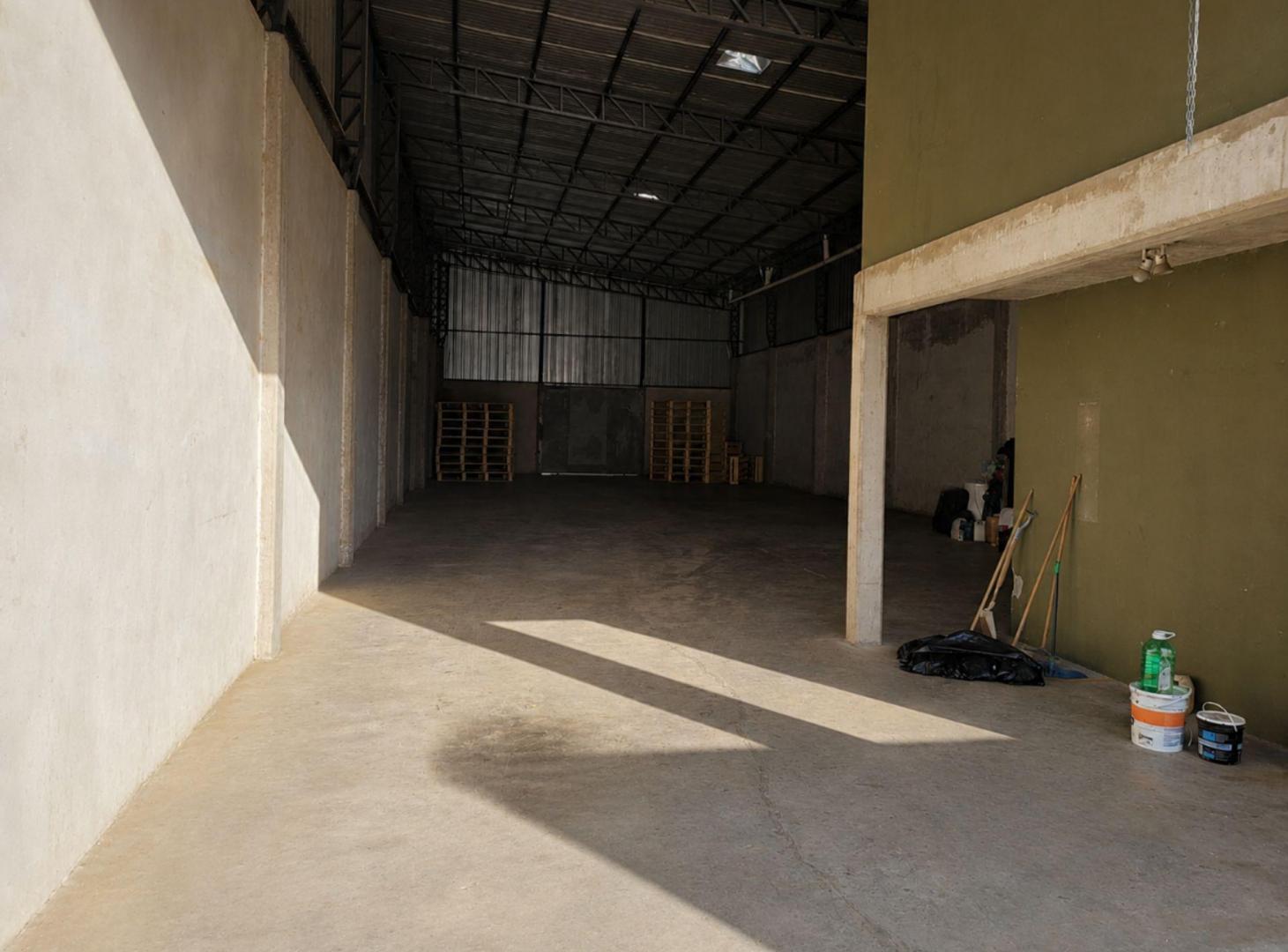 Foto de Galpón en alquiler - Ricardo Rojas zona industrial, imagen 1