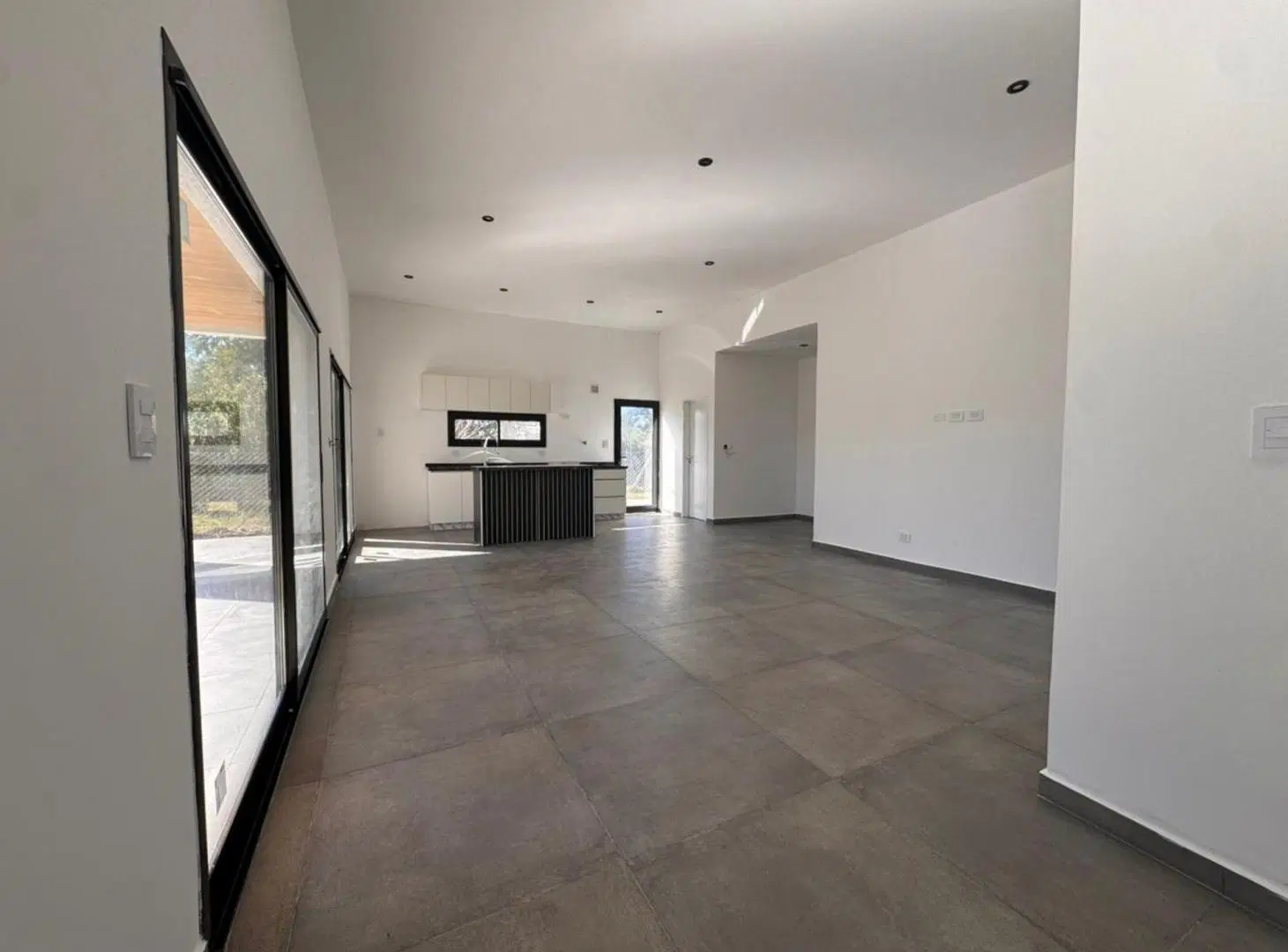 VENTA CASA 4 AMBIENTES B. SAN RAMON PILAR DEL ESTE 5