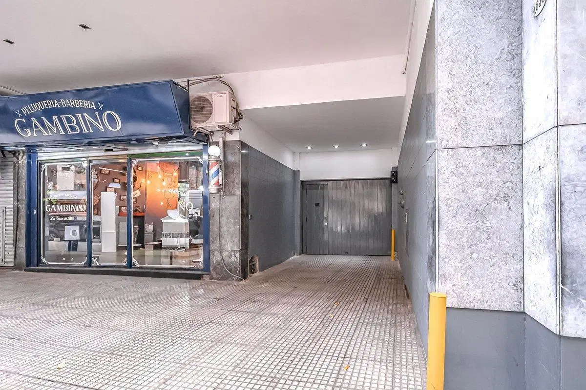 VENTA COCHERA PARA 2 PUESTOS TECHADA ¡OPORTUNIDAD! 5