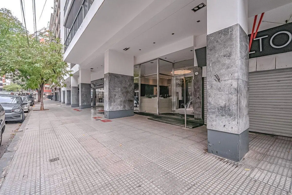 VENTA COCHERA PARA 2 PUESTOS TECHADA ¡OPORTUNIDAD! 3