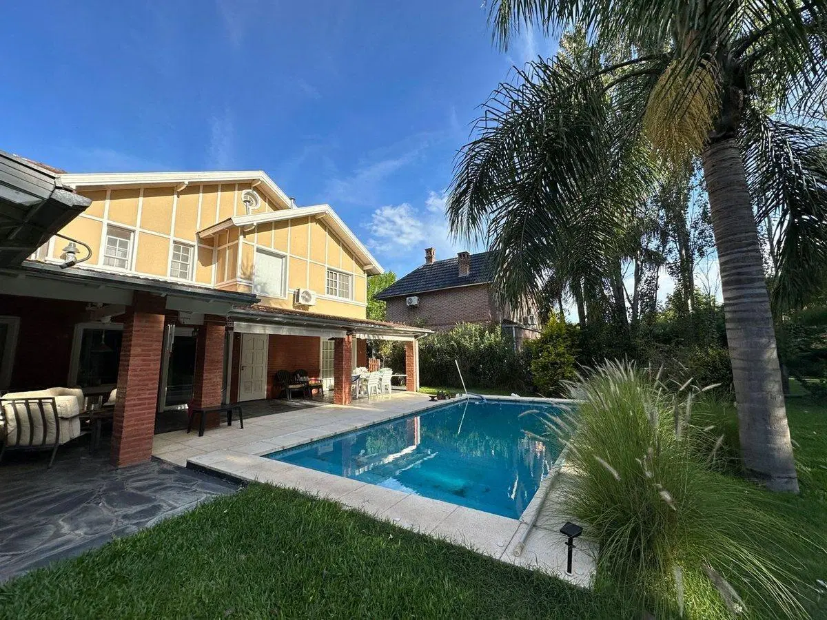 CASA 4 AMB EN VENTA EN SOLAR DEL BOSQUE,CANNING 5