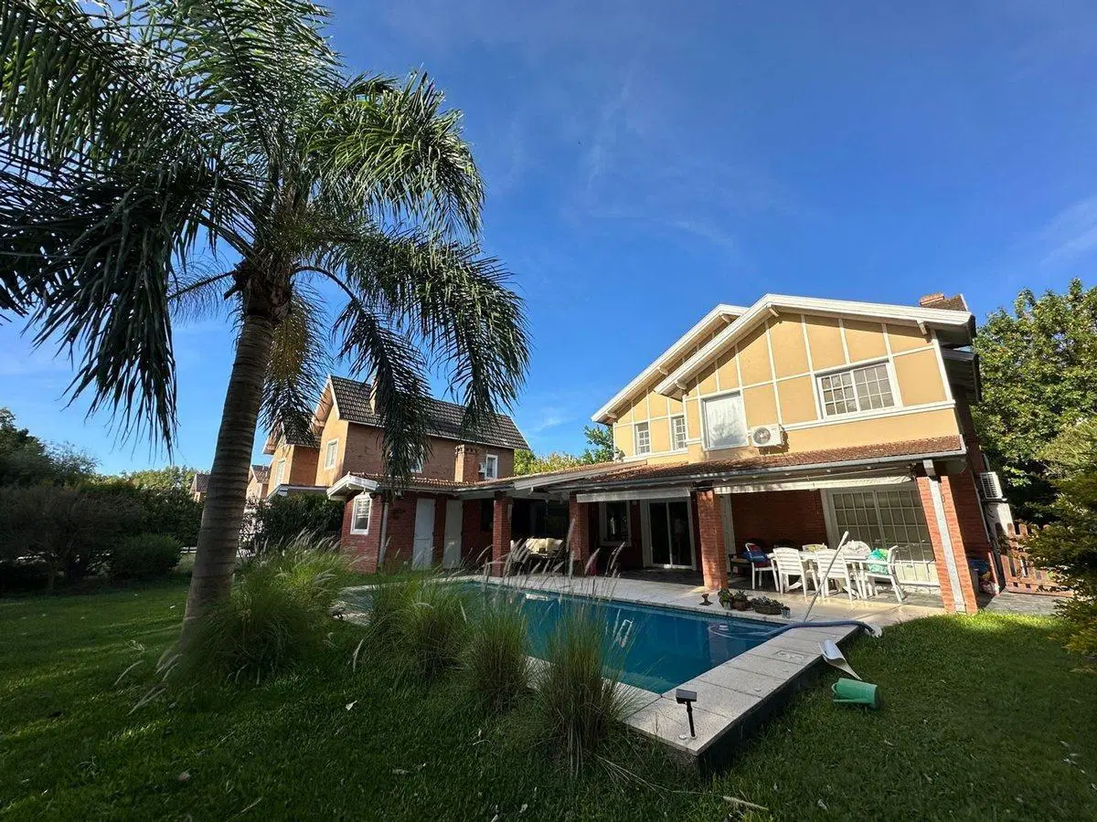 CASA 4 AMB EN VENTA EN SOLAR DEL BOSQUE,CANNING 4