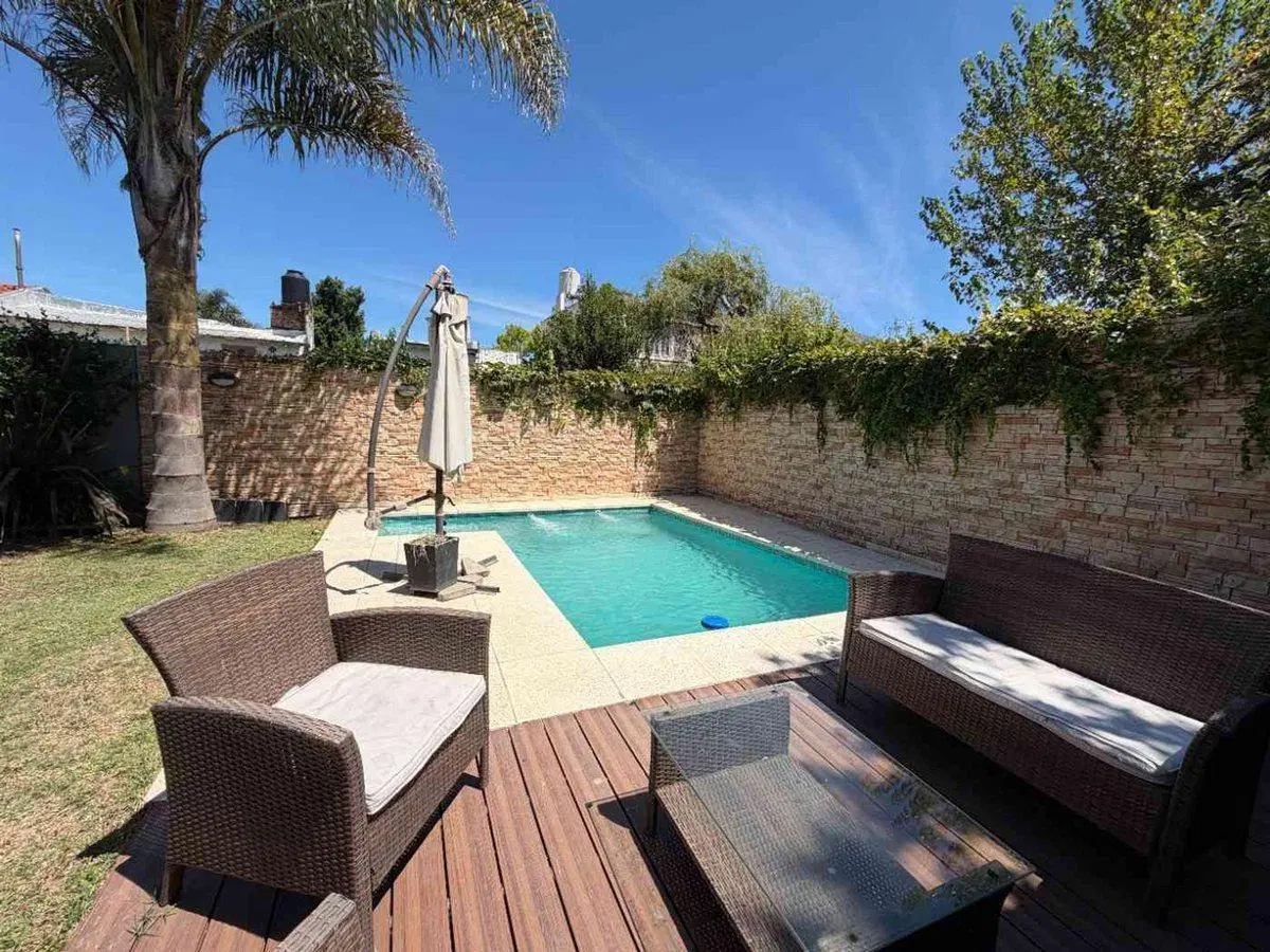 Triplex 5 amb. c/pileta en Venta-Tigre residencial 8