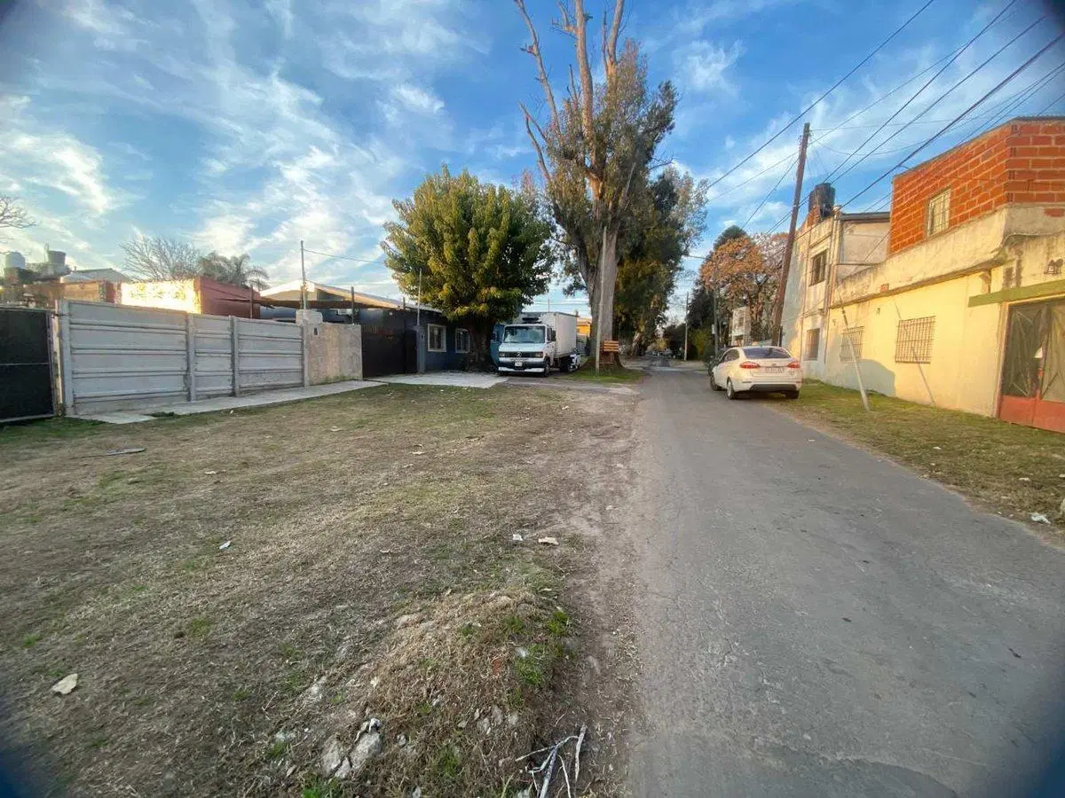 VENTA LOTE 902 M2 EL TALAR CON PILETA, AGUA, LUZ. 3