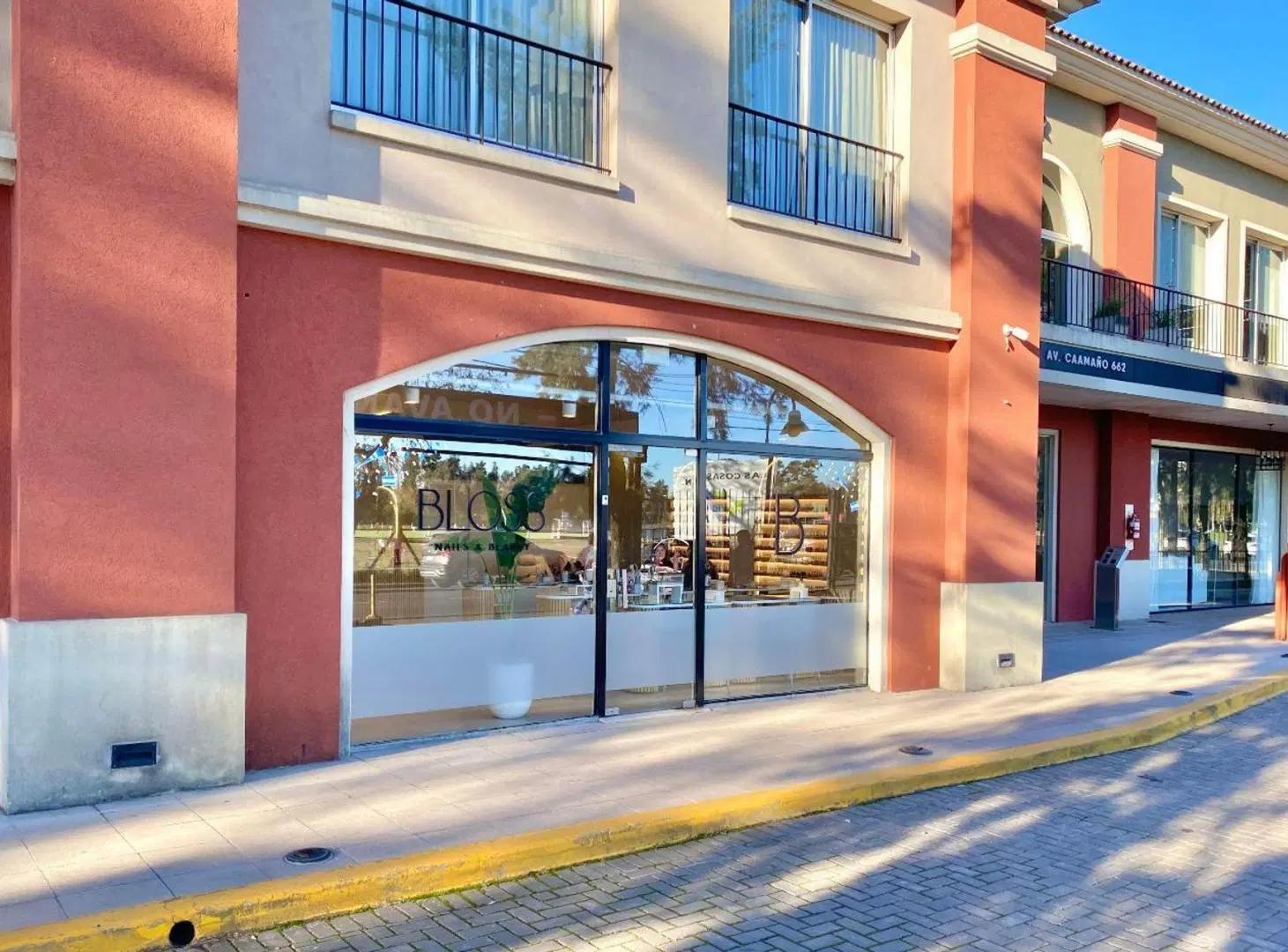 Venta Locales y Depto con Renta en Pueblo Caamaño 5
